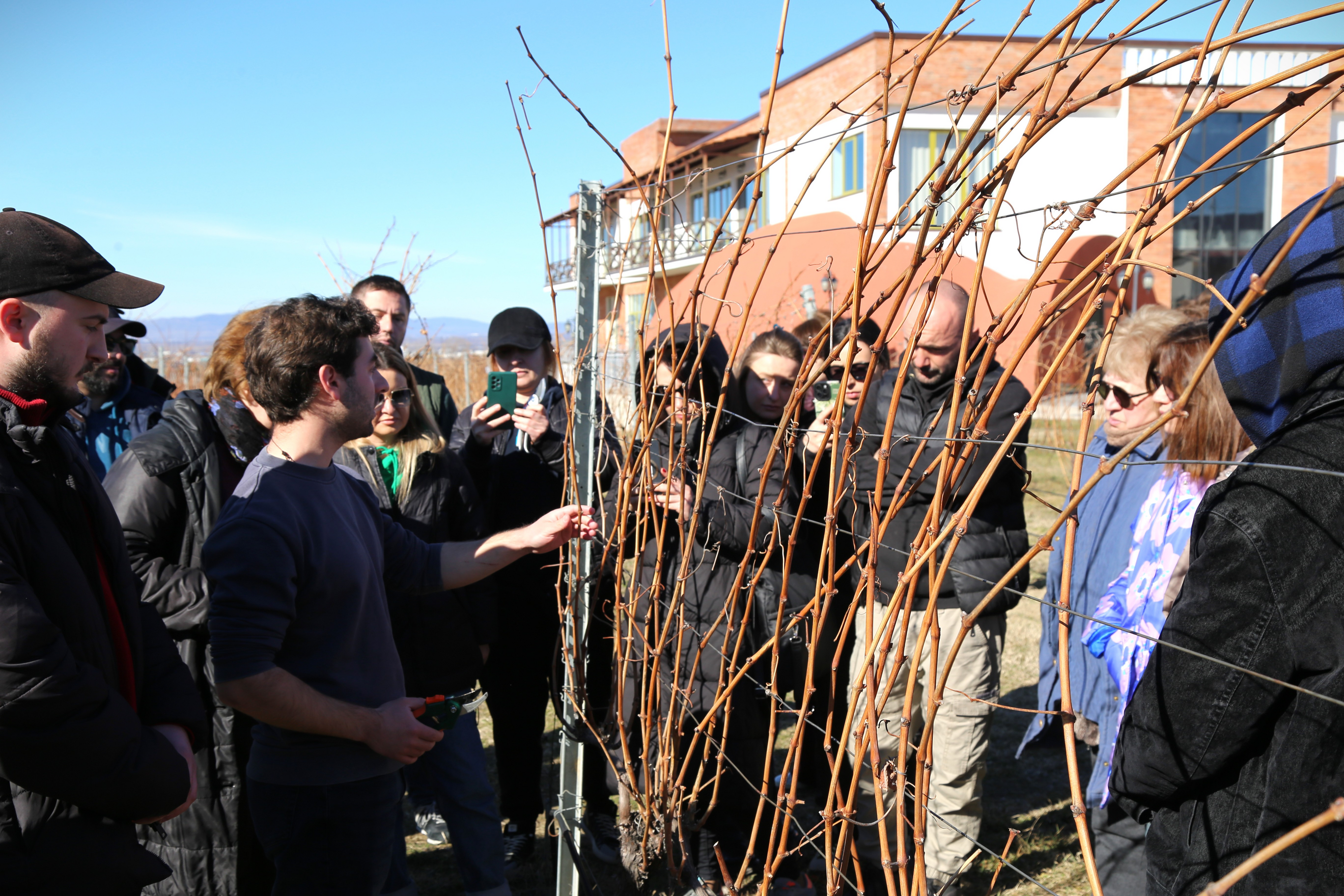 საქართველოს საპატრიარქოს დეკორატიული მებაღეობის კოლეჯის სტუდენტებისთვის ჯიღაურაში პრაქტიკული სწავლება გაიმართა