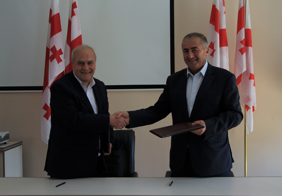In order to strengthen scientific cooperation, a Memorandum was signed between the Scientific-Research Center of Agriculture and St. Andrew's Georgian University