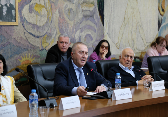 სსიპ სოფლის მეურნეობის სამეცნიერო-კვლევითი ცენტრის დირექტორმა, ლევან უჯმაჯურიძემ აკადემიკოს ვლადიმერ მენაბდის დაბადების 130 წლისთავისადმი მიძღვნილ სამეცნიერო სესიაზე მოხსენება წარადგინა